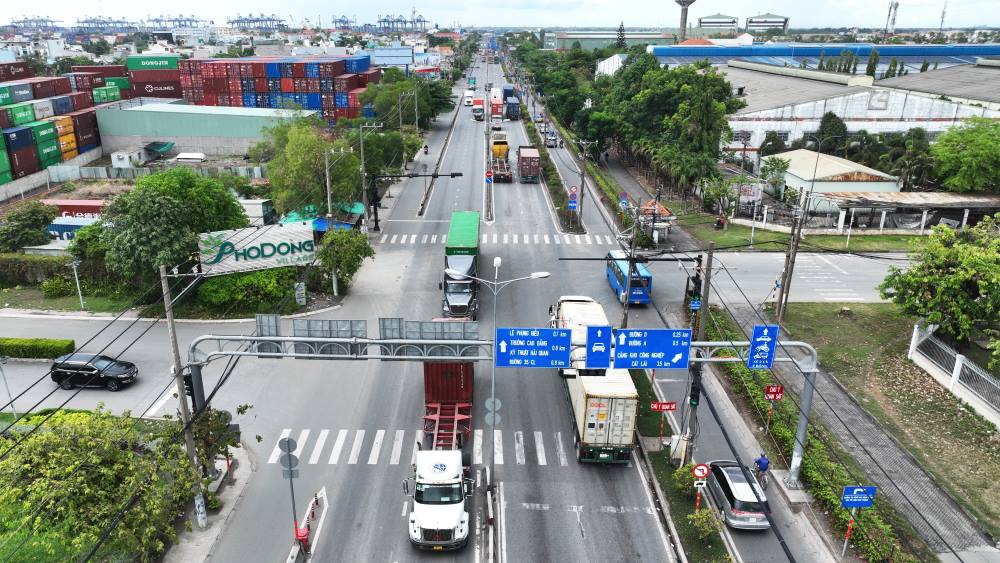 TPHCM sẽ mở rộng đường Nguyễn Thị Định lên 60m đáp ứng 10 - 12 làn xe. Ảnh: Anh Tú